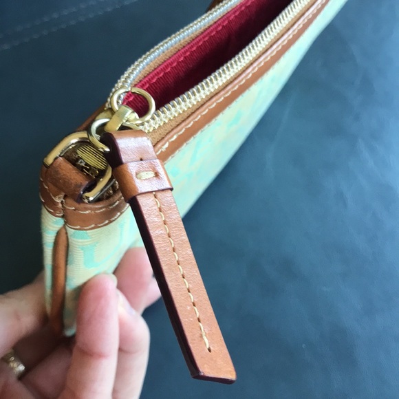 Dooney & Bourke Clutch purse - Picture 6 of 6